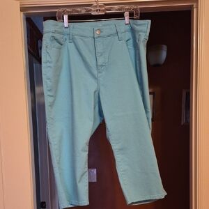 Saint John's Bay Active Women's Aqua Cropped Jeans